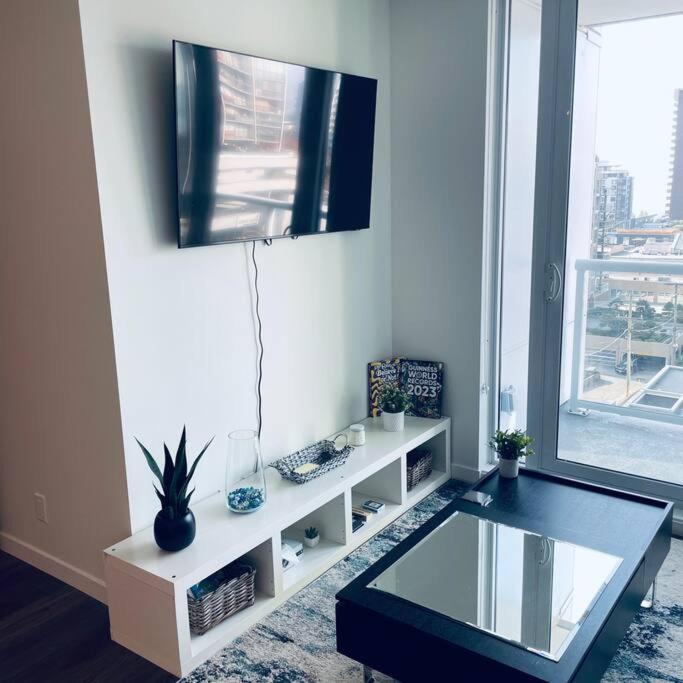 360º Rooftop Patio Views. Your-Home-Away-From-Home Норт Ванкувър Екстериор снимка